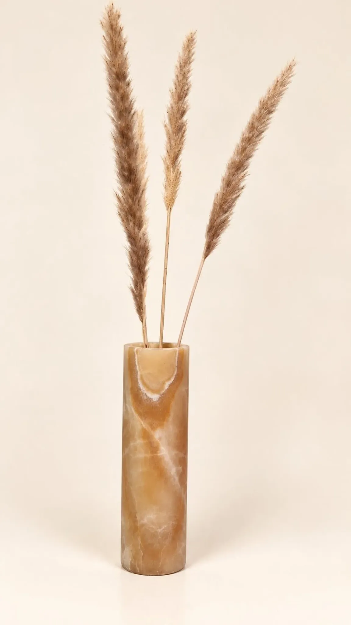 Cylindrical vase in natural veined onyx – Semi-precious stone