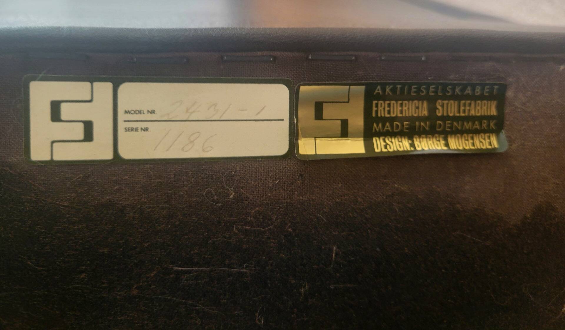 Vintage wingback chair 2431 with ottoman by Børge Mogensen for Fredericia