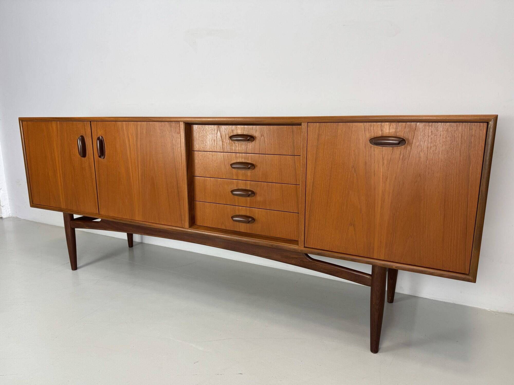 Buffet vintage G-Plan.