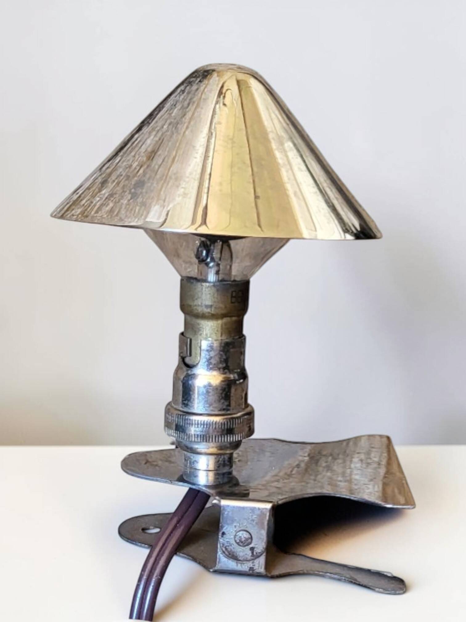 70s mushroom clip lamp