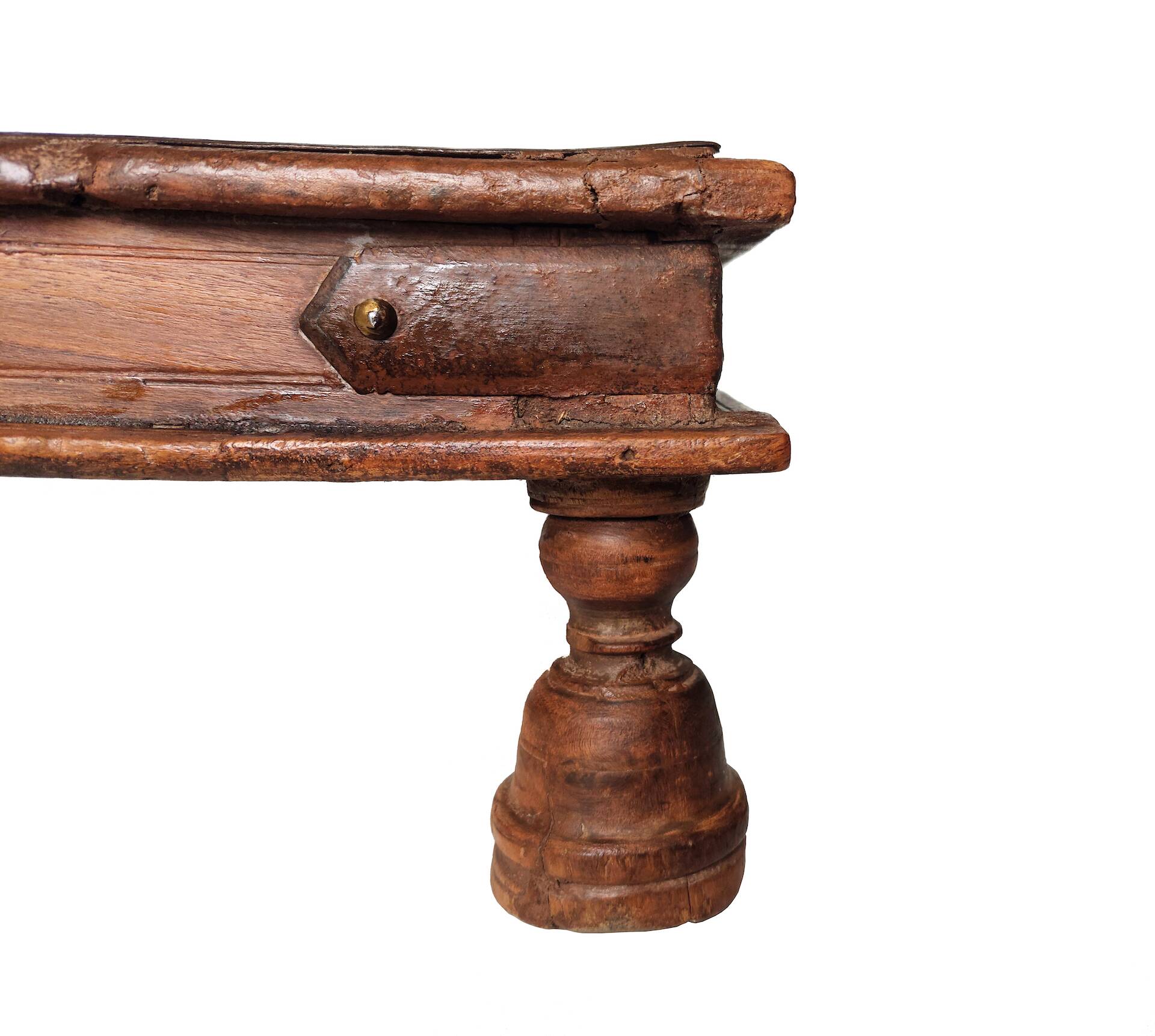 Ancient Indian ritual table of the Bajot type, wood and brass – Rajasthan