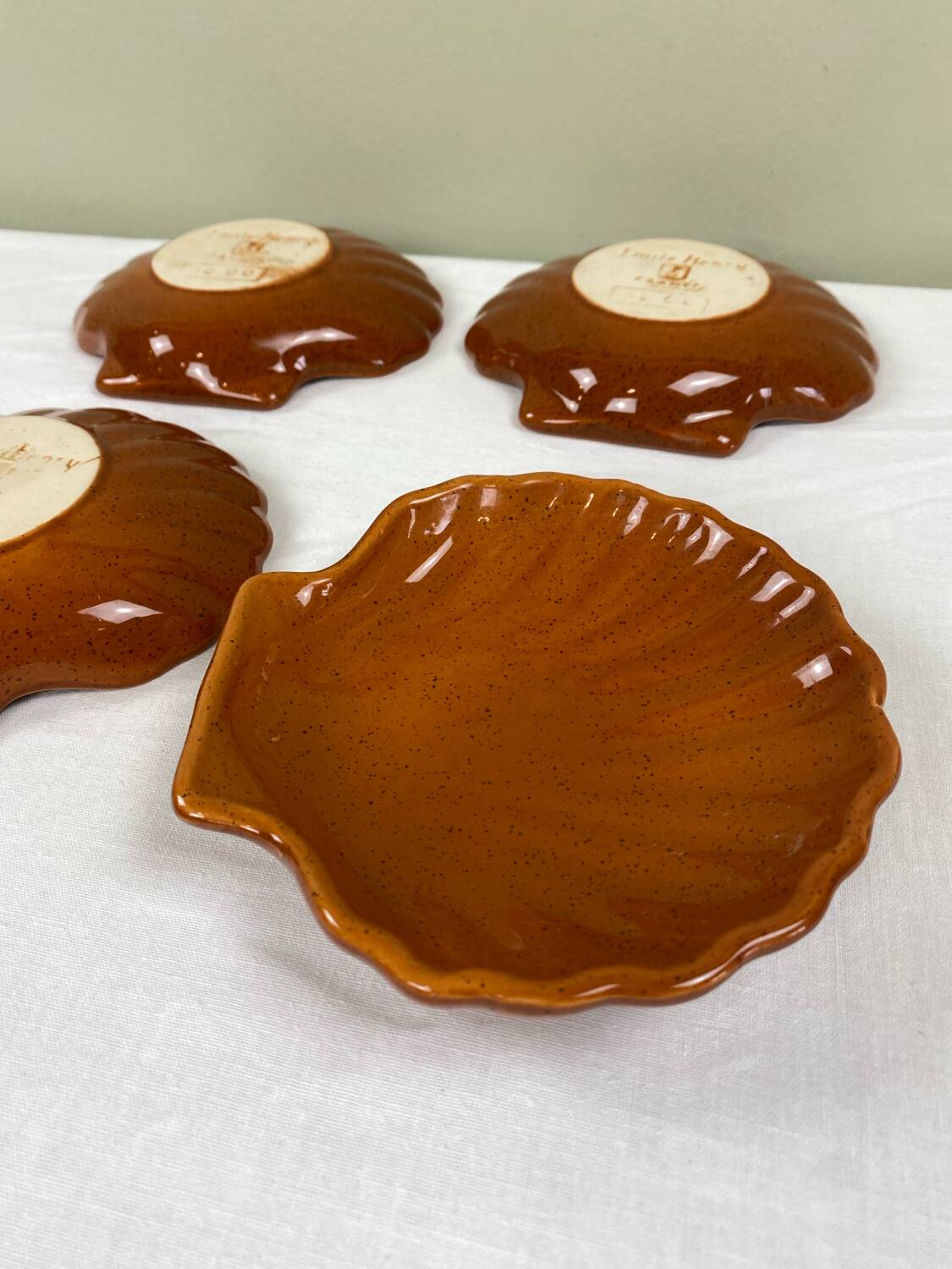 4 Émile Henry bowls