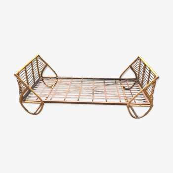 Rattan bed