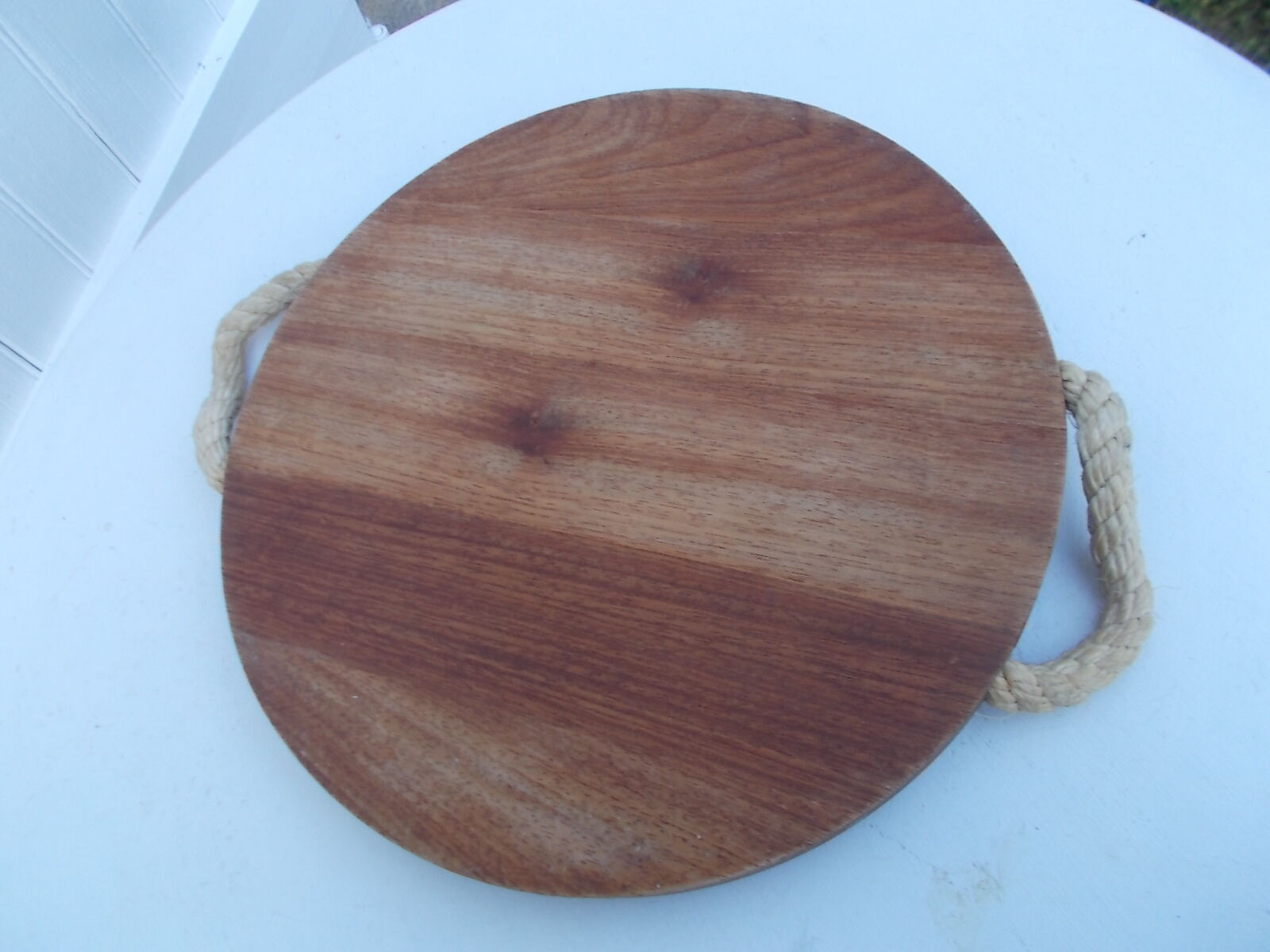 Vintage round cutting board