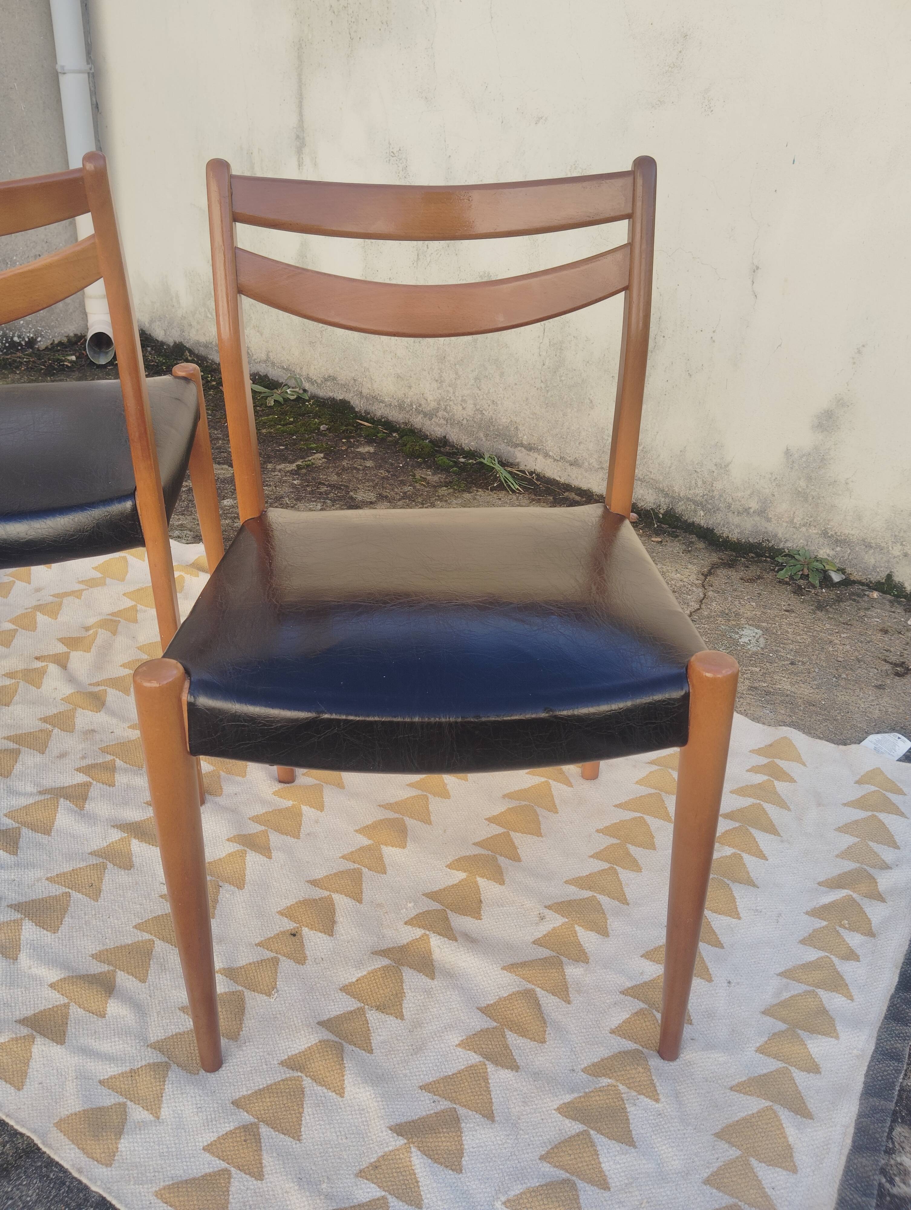 Set of 2 Scandinavian chairs