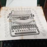 Remington noiseless army green typewriter made in france 50s
