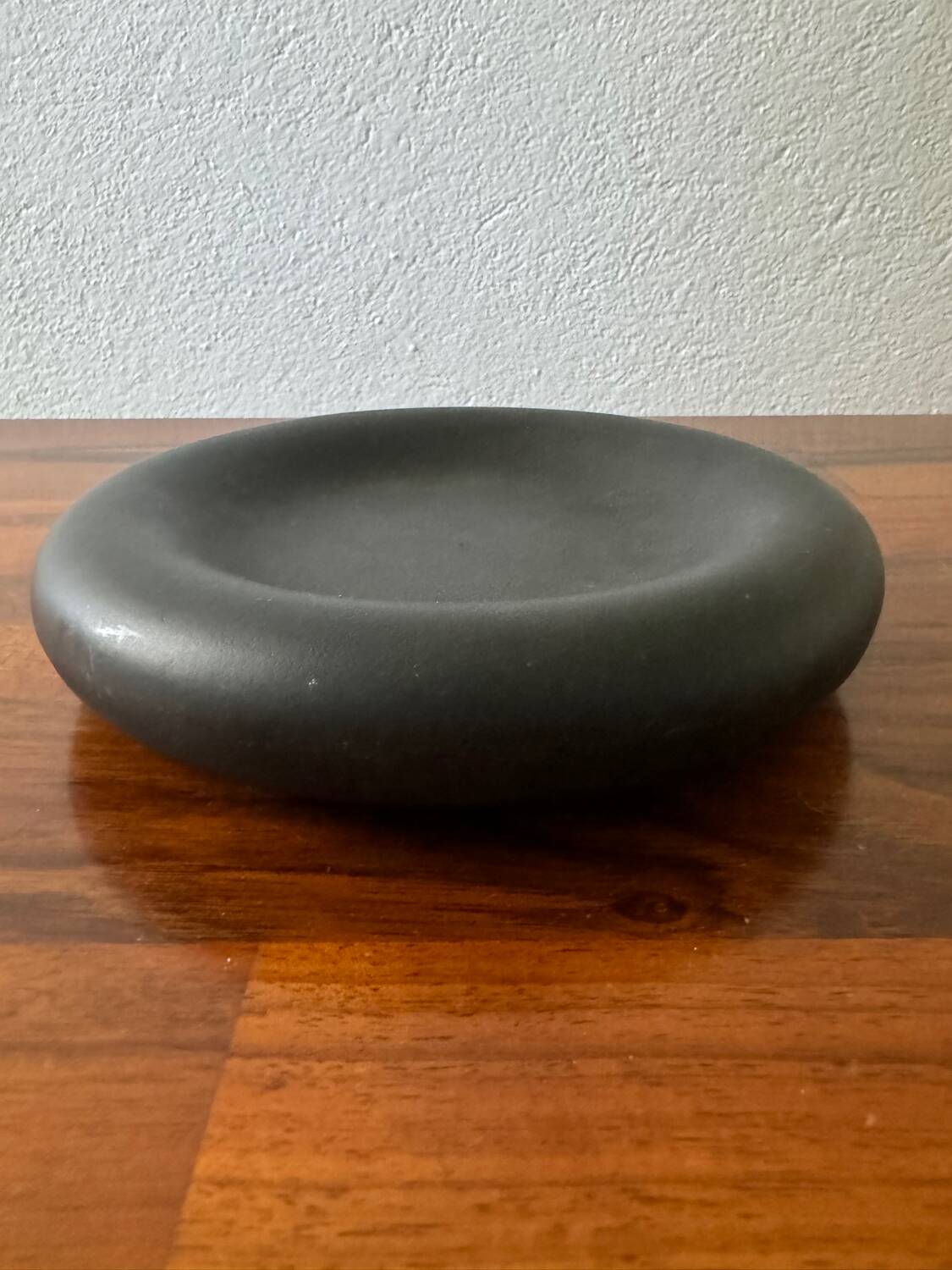 Memphis black ceramic pocket tray from the 80s