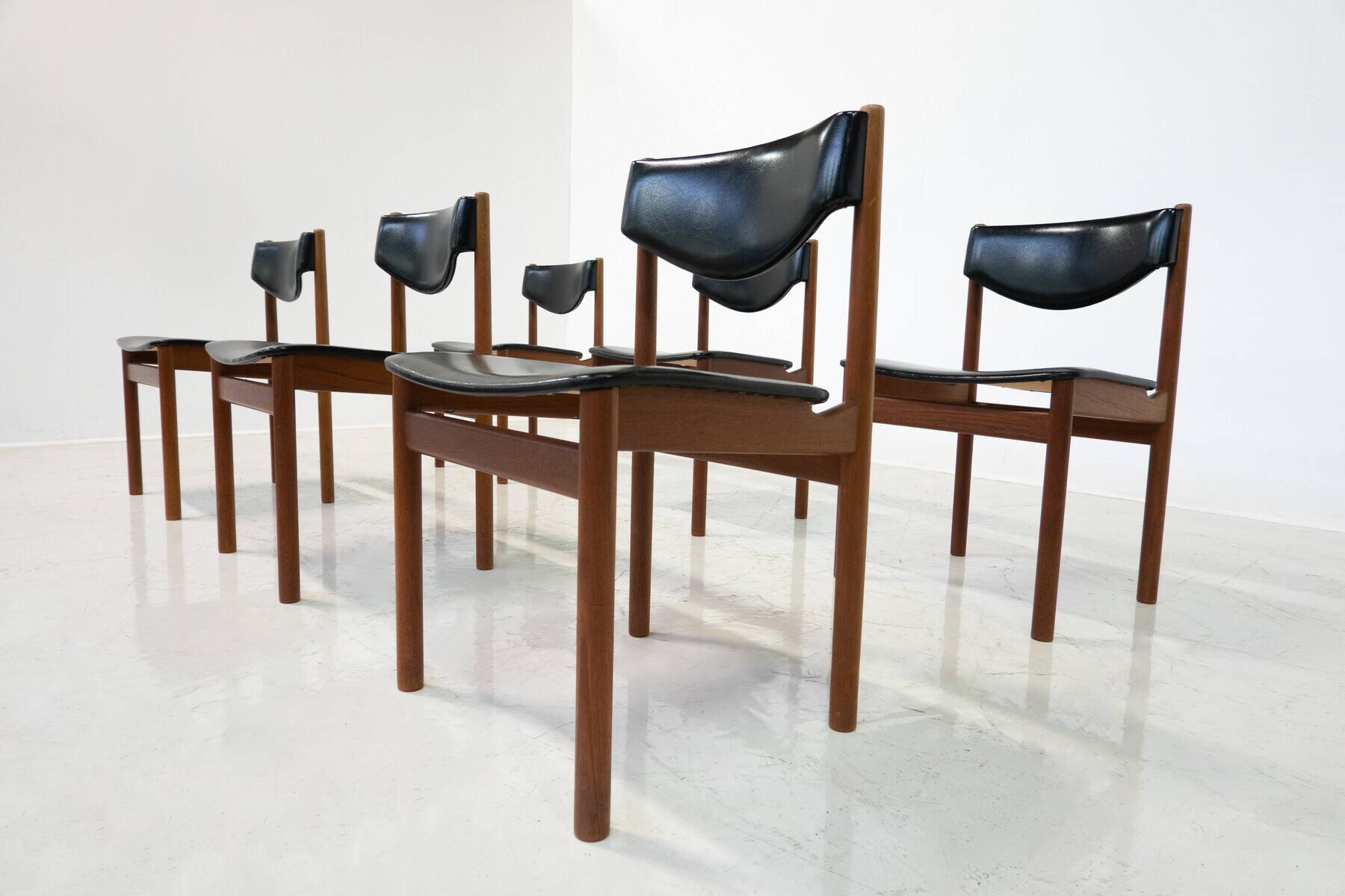 Mid-Century Modern Set of 6 Scandinavian Chairs, 1960s