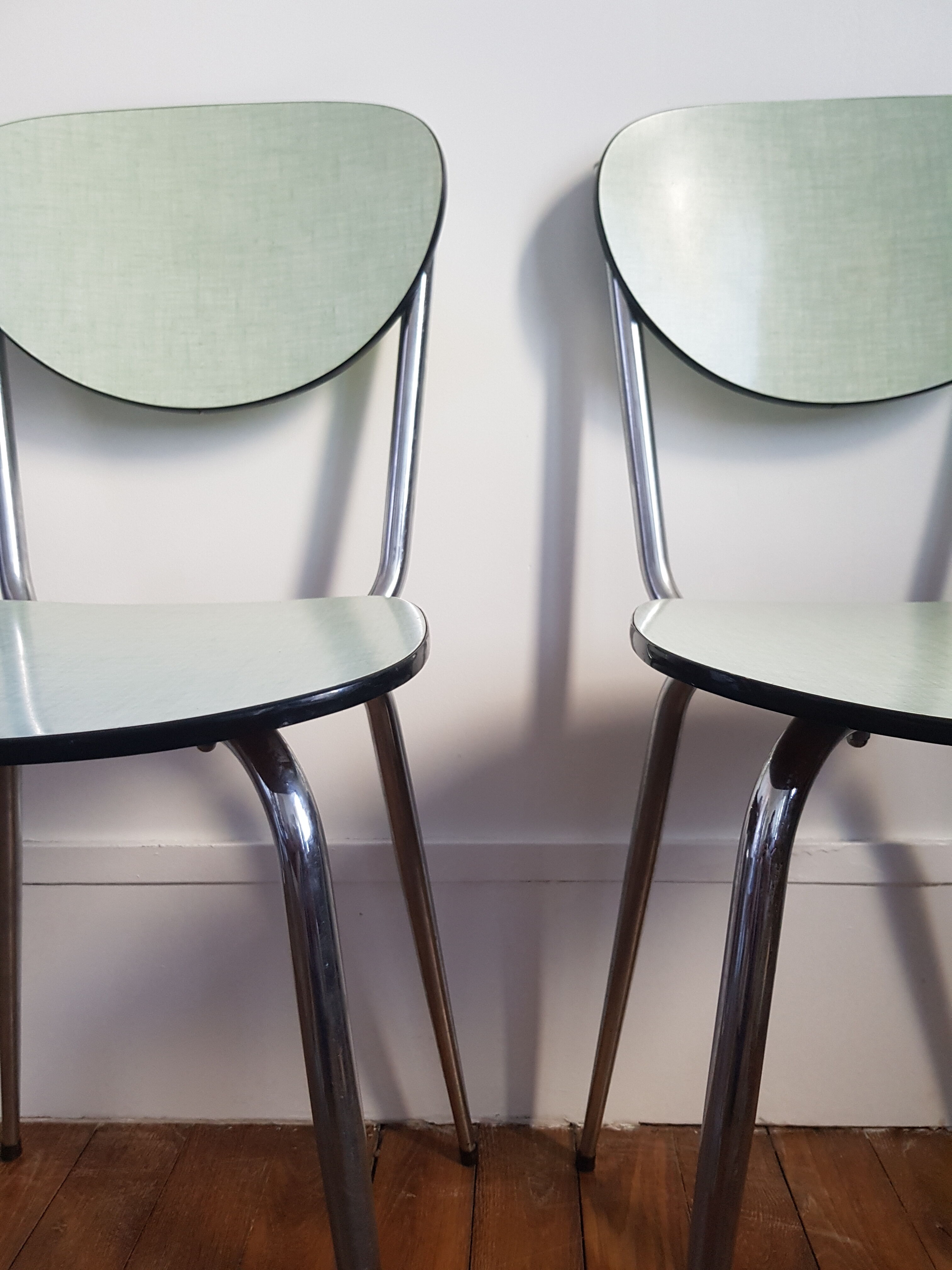 Set of 2 formica chairs