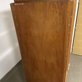 Armoire vintage avec portes vitrées