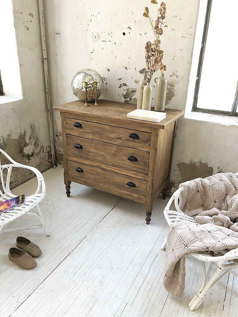 Oak workshop dresser