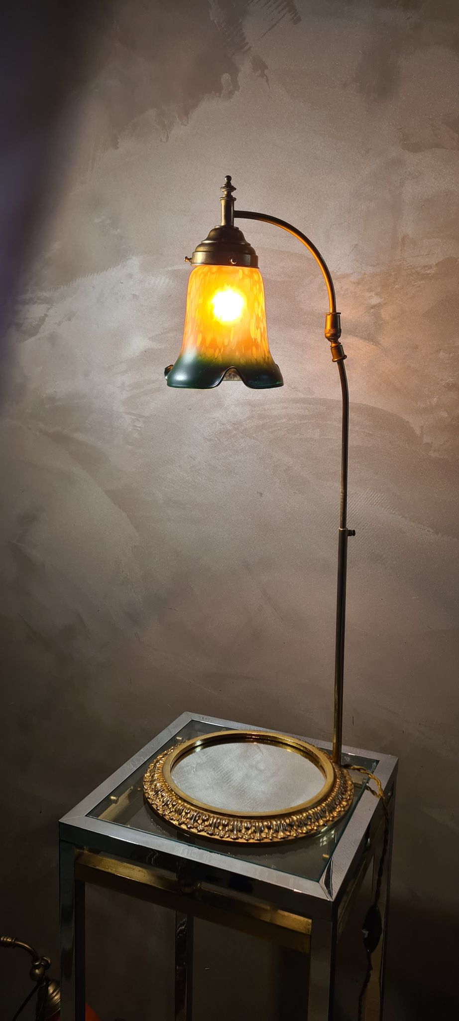 Art deco style lamp