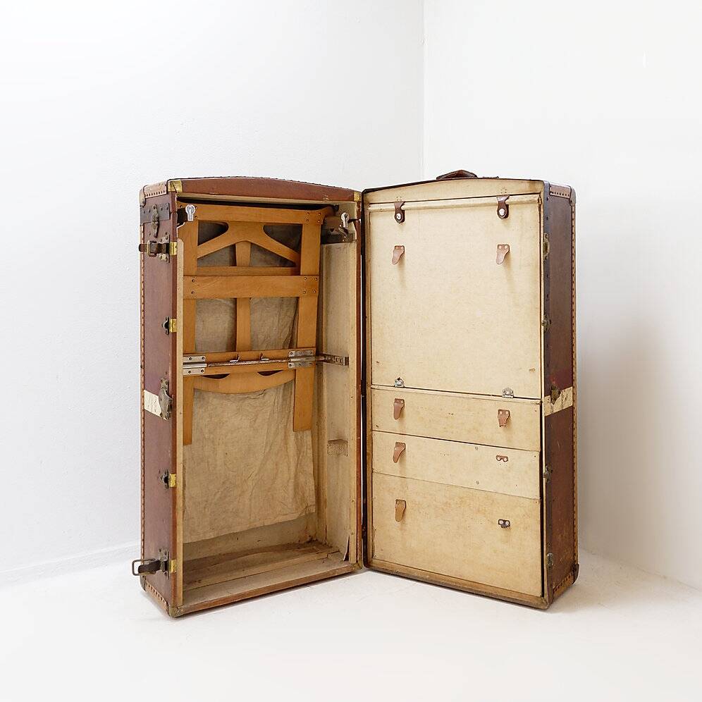 Malle armoire ancienne "Malle de voyage", vers 1930