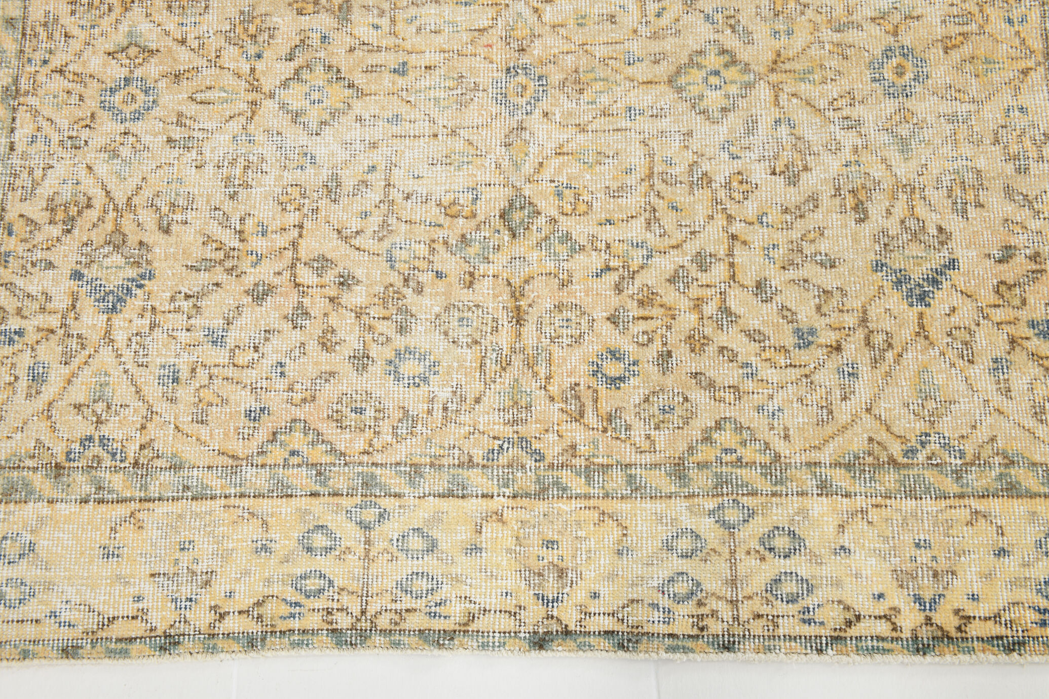 5x8 beige yellow tones turkish rug 247x152cm