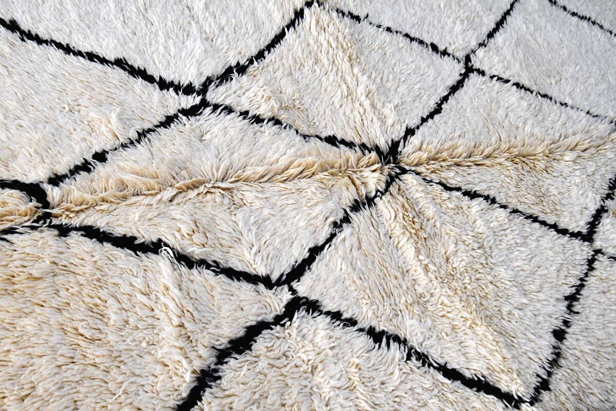 Berber carpet Beni Ouarain white 230 x 140 cm