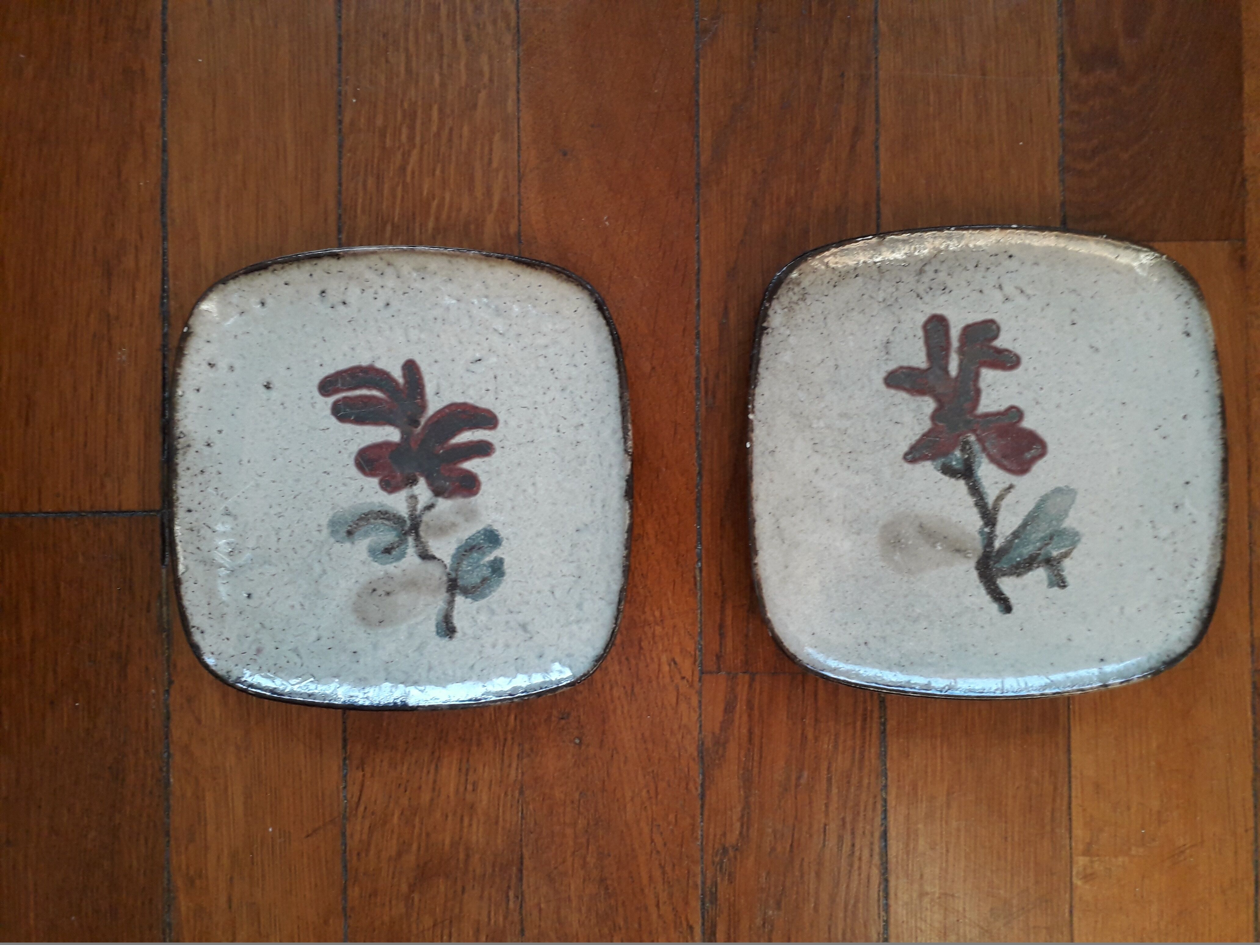 Set of 2 Vallauris plates signed by Gustave Reynaud