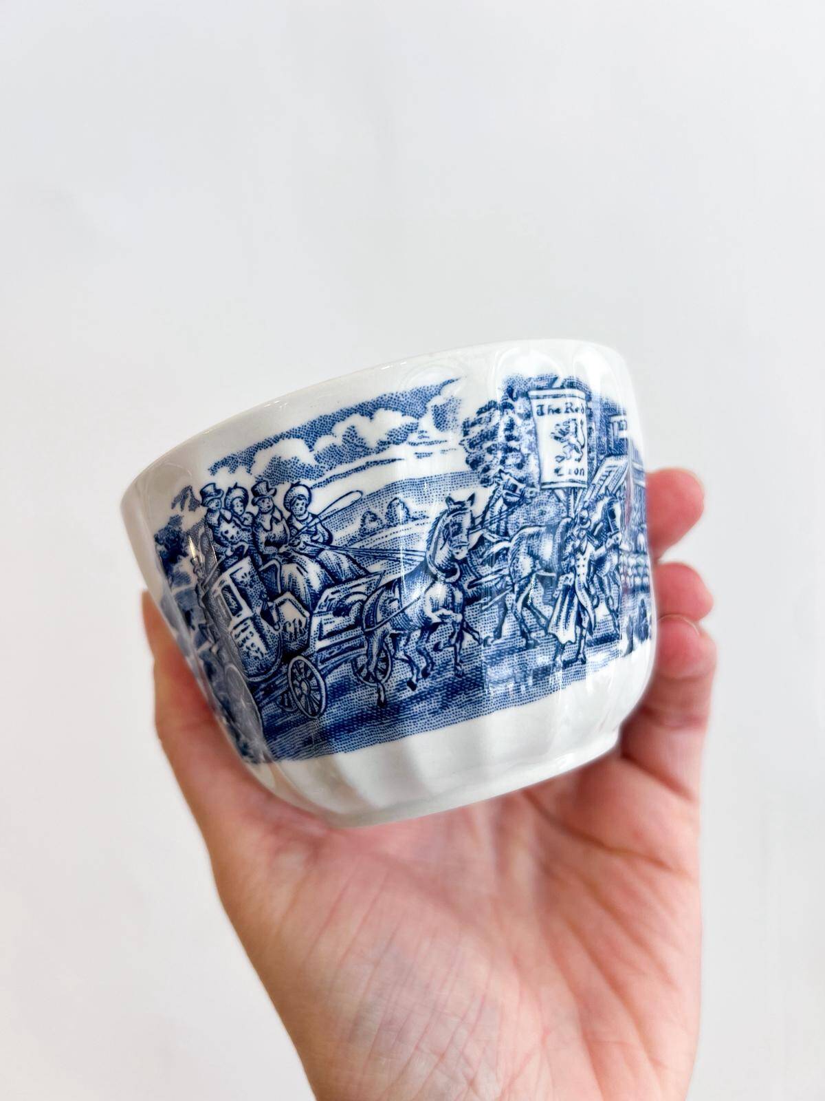 6 English porcelain bowls