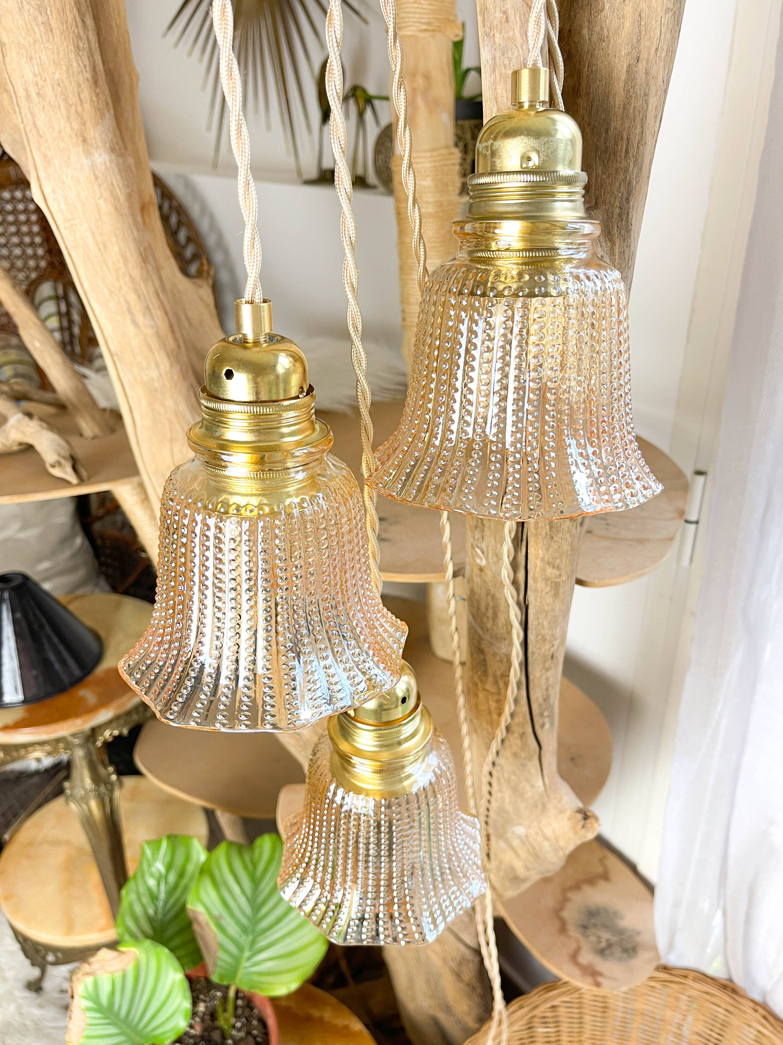Vintage tulip lamps in customizable iridescent glass