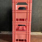 Caisse à bouteilles Évian rose