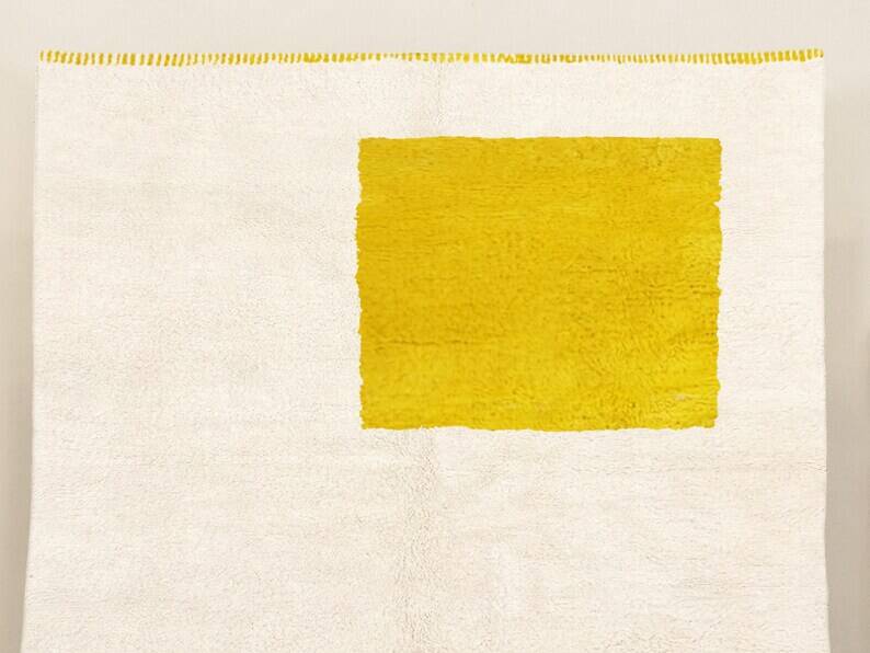 Traditional handmade Beni Ouarain rug