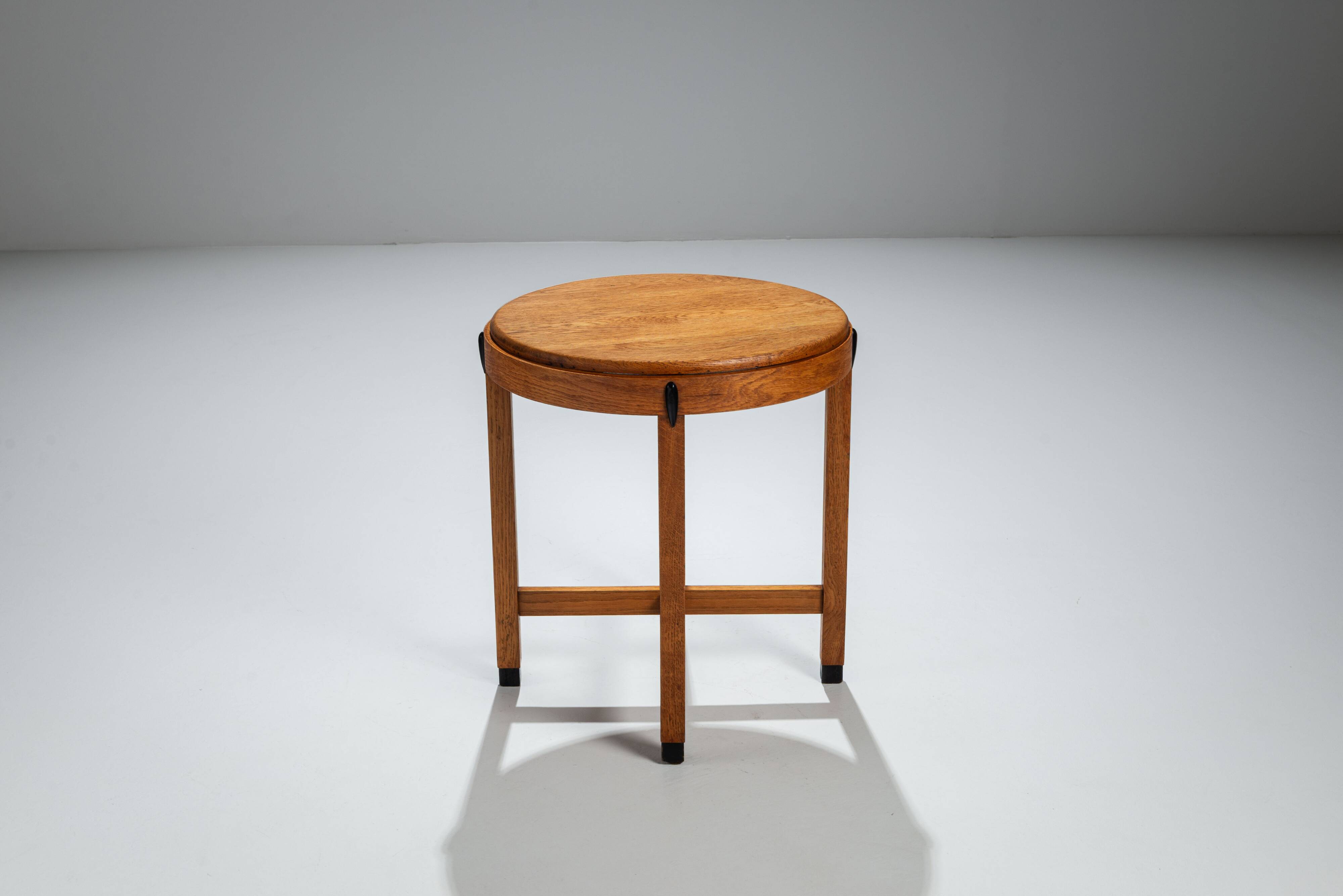 Art Deco Amsterdamse School round sidetable