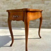 Small flying table in Louis XV style, 20th century.