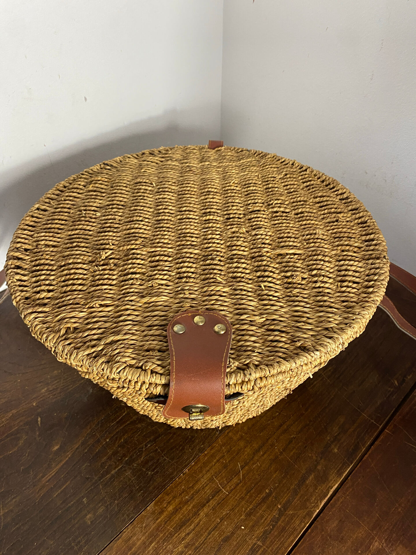 Woven rope basket