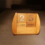 Perpetual wooden cube calendar - 1950s