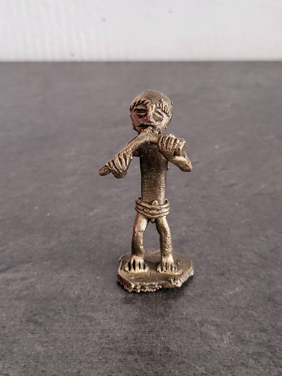 Ancient Akan weight for weighing gold in brass, in excellent condition.