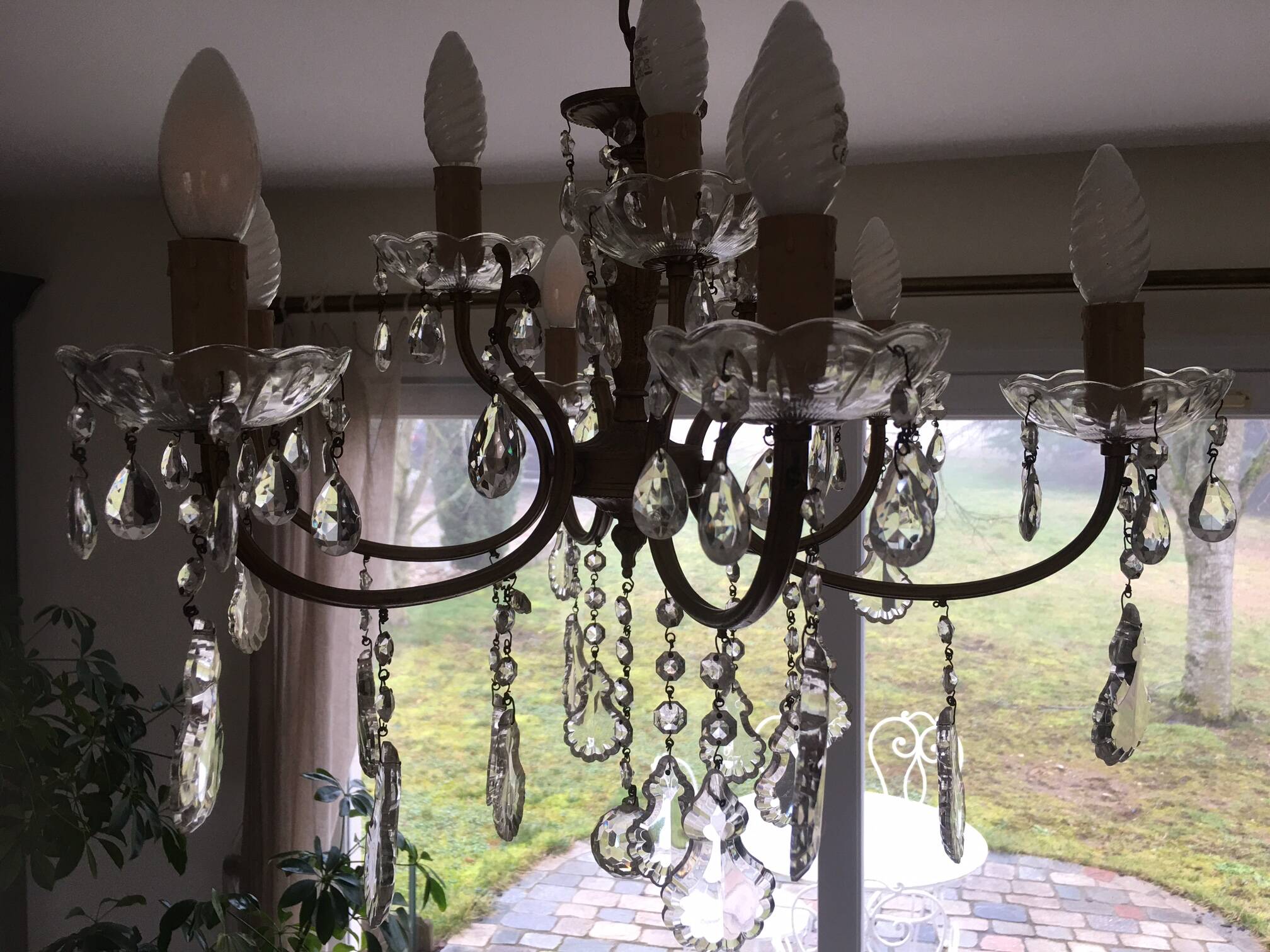 Chandelier with 9 lights - perfect working condition - No missing parts