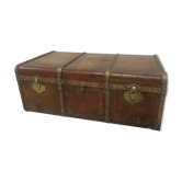 Coffre ancien en cuir havane