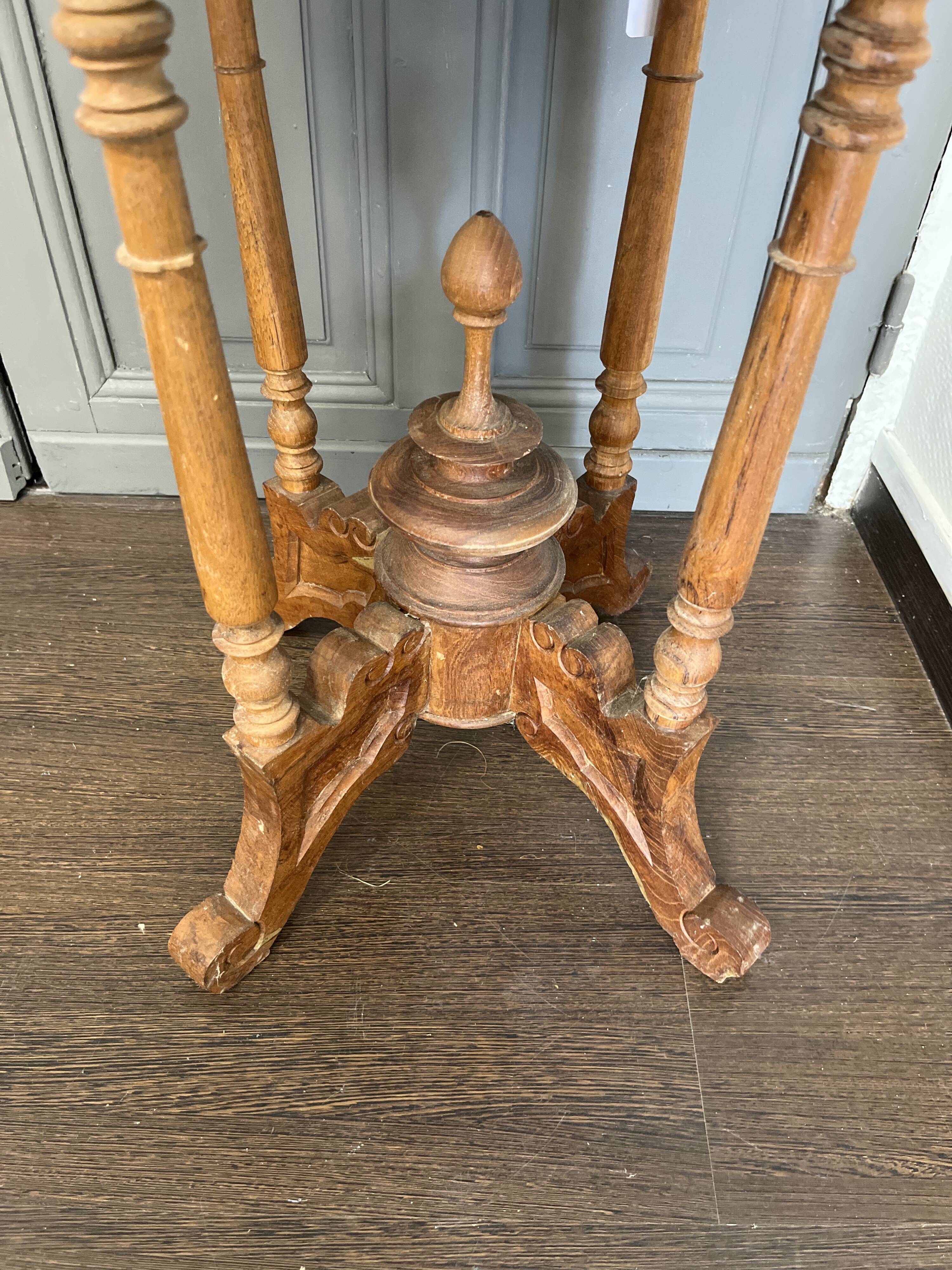 Indian pedestal table