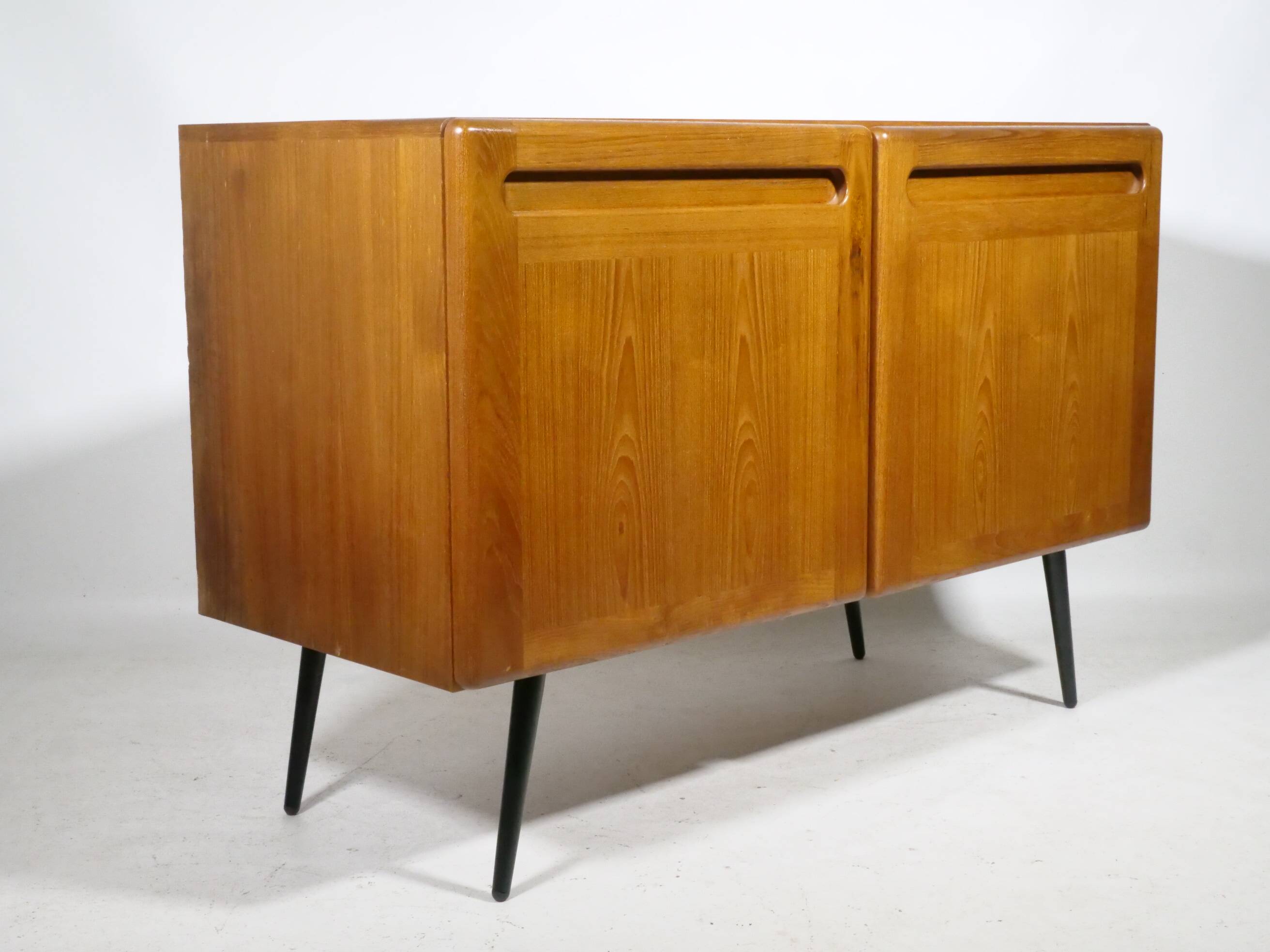Buffet design danois en teck des années 1960