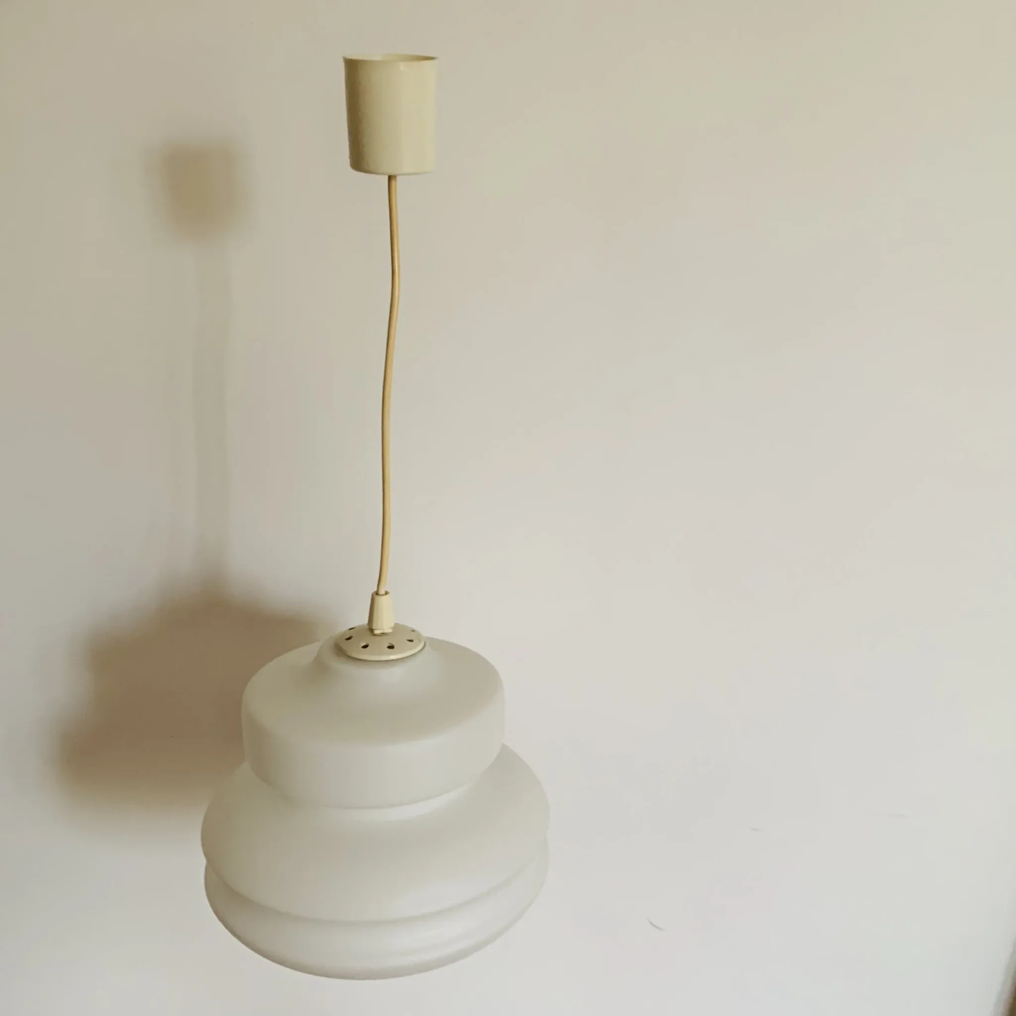 Vintage suspension in white opaline – Scandinavian design