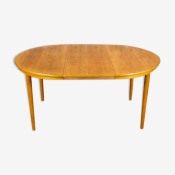 Scandinavian design round table in blond oak Farstrup vintage 1960