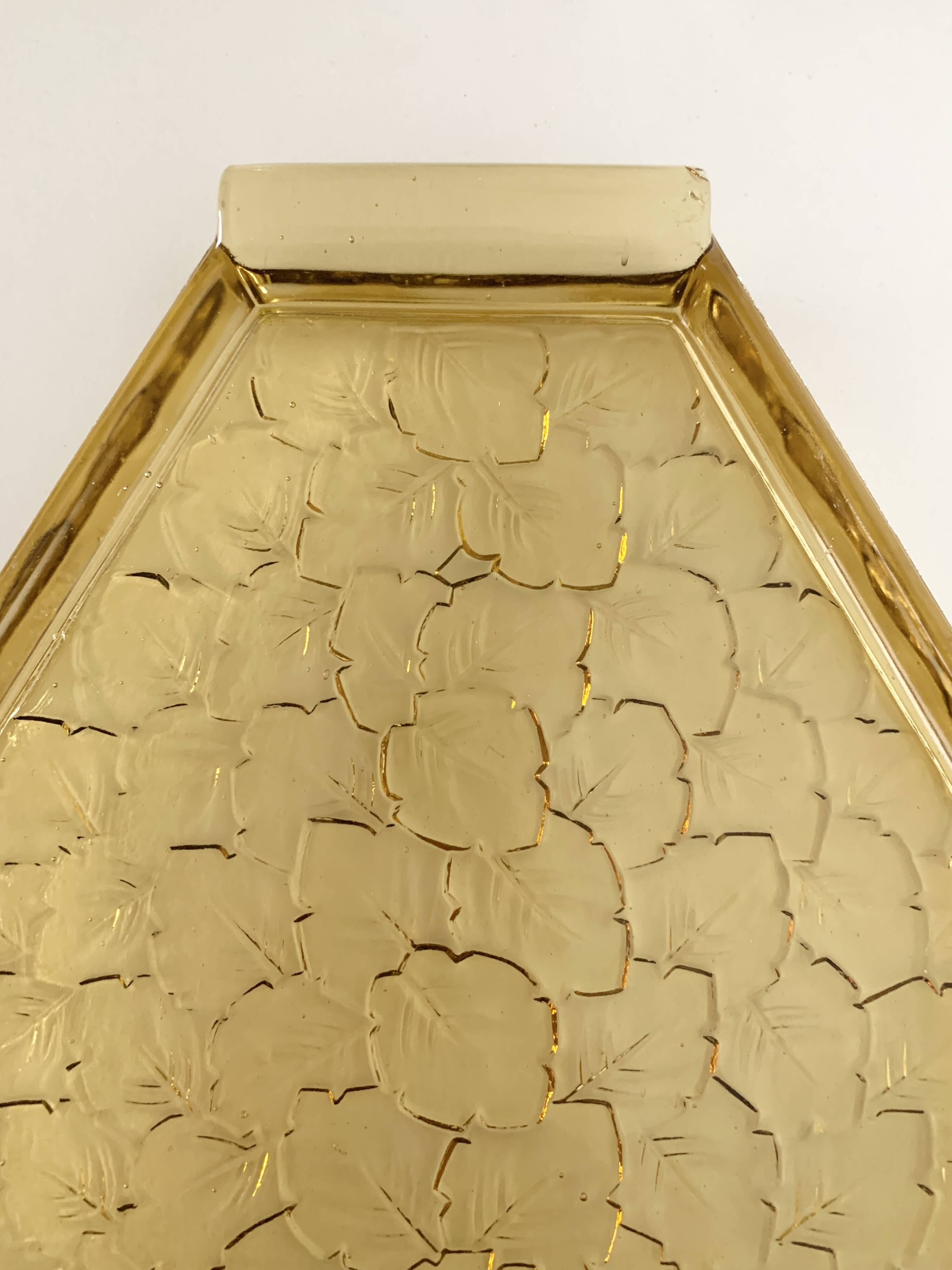 Art Deco glass moulded plateau