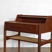 Table d'appoint ou de chevet danoise en teck 1960
