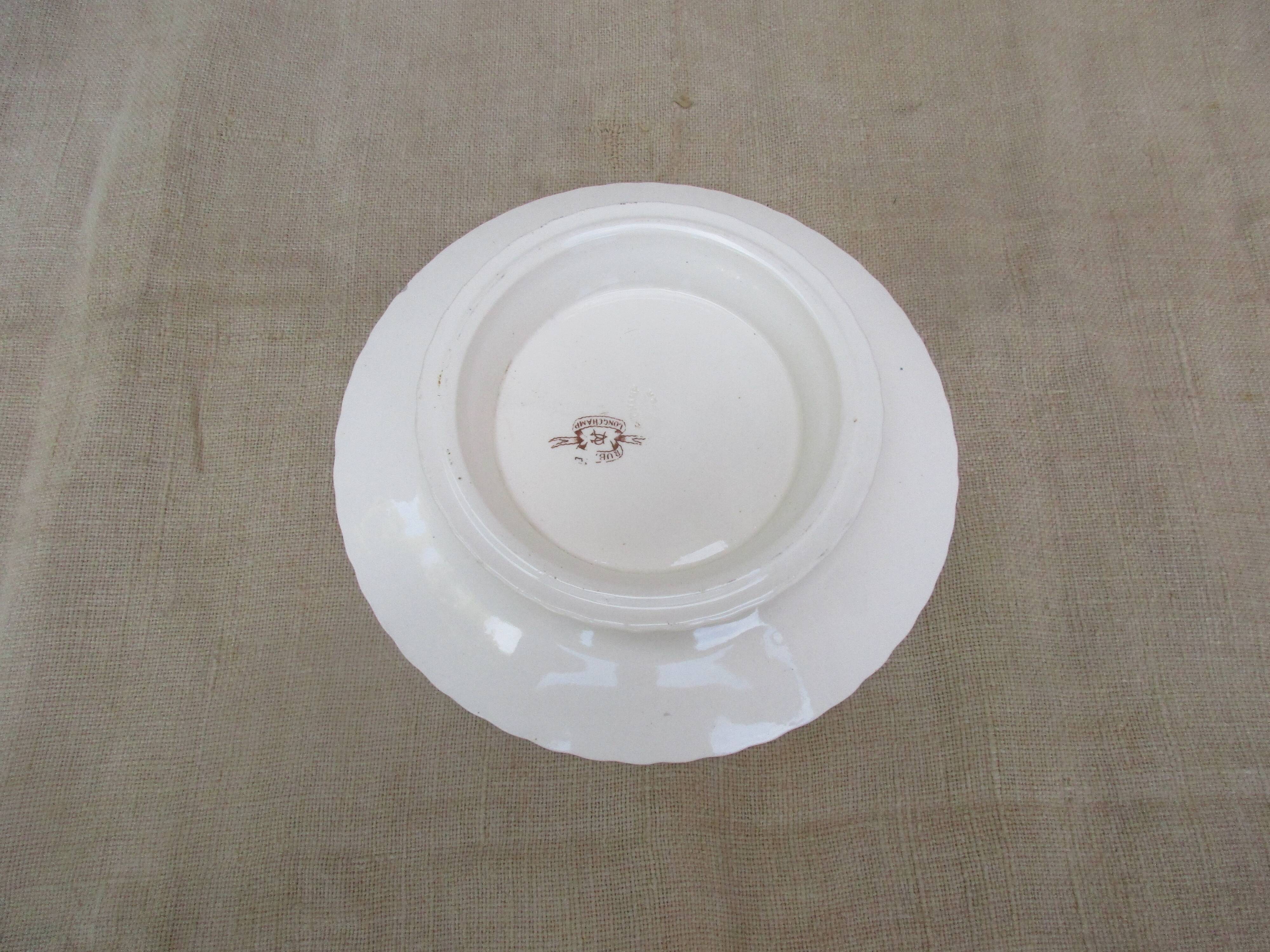 Long-field standing plate with floral ribbon decor