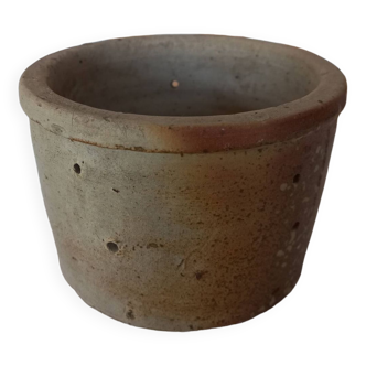 Stoneware pot