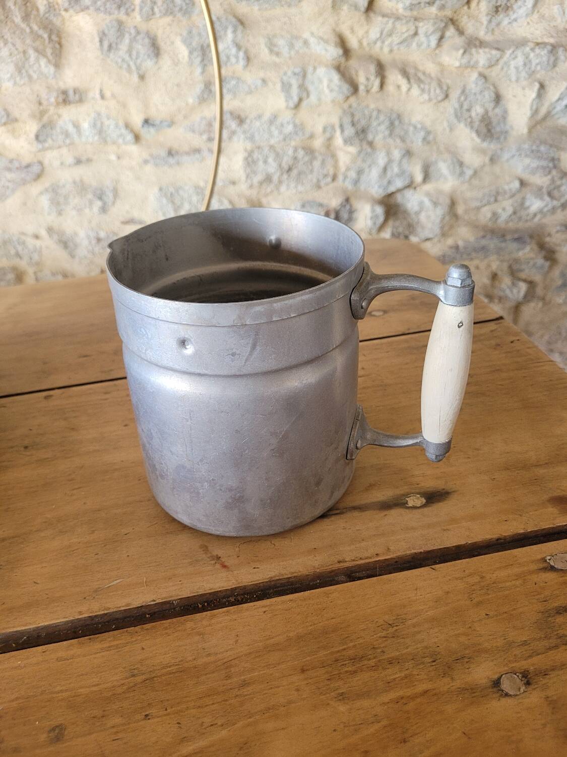Milk pot