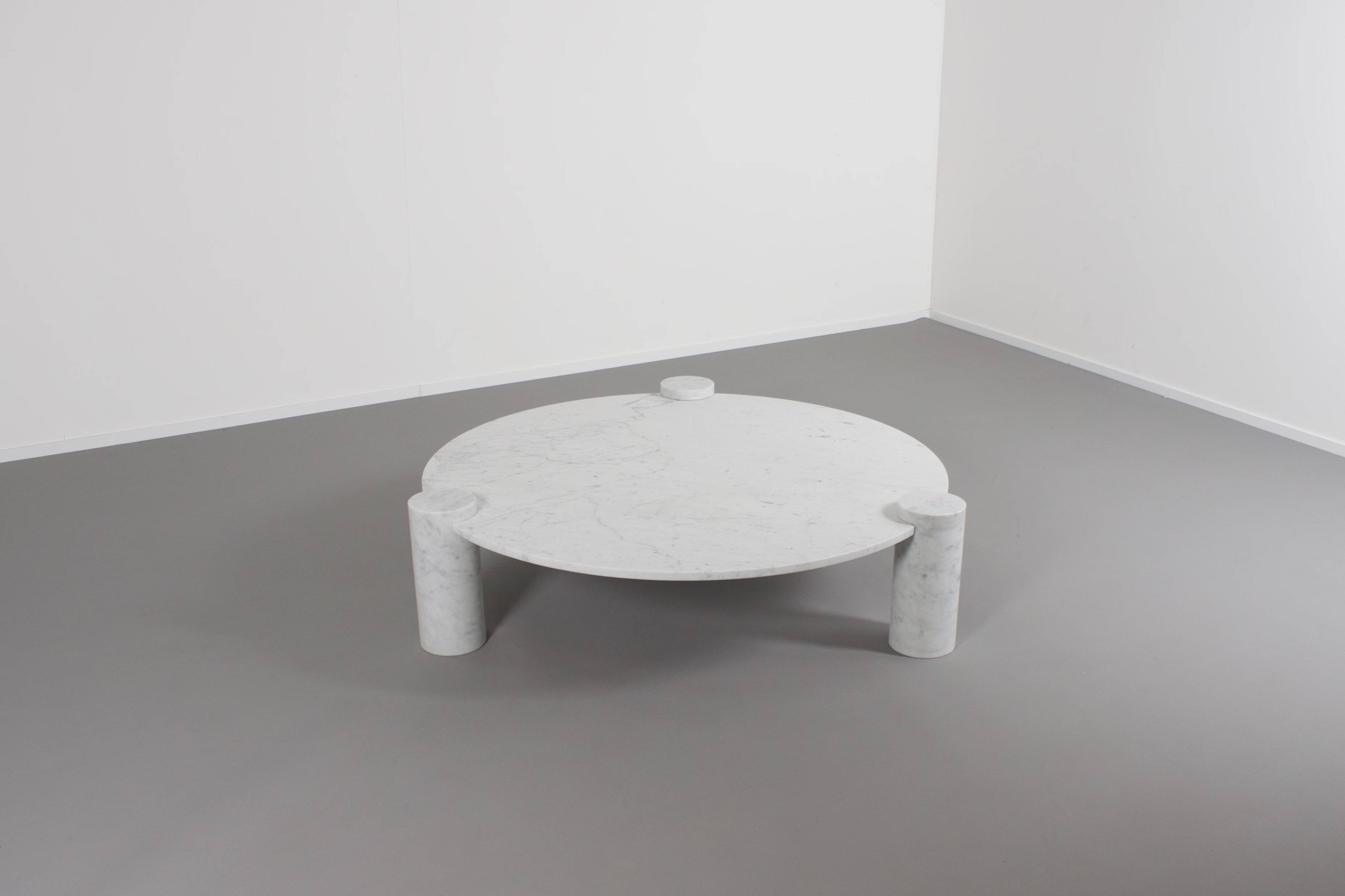 Large Impressive Carrara Marble Coffee Table Made in Italy, 1970s