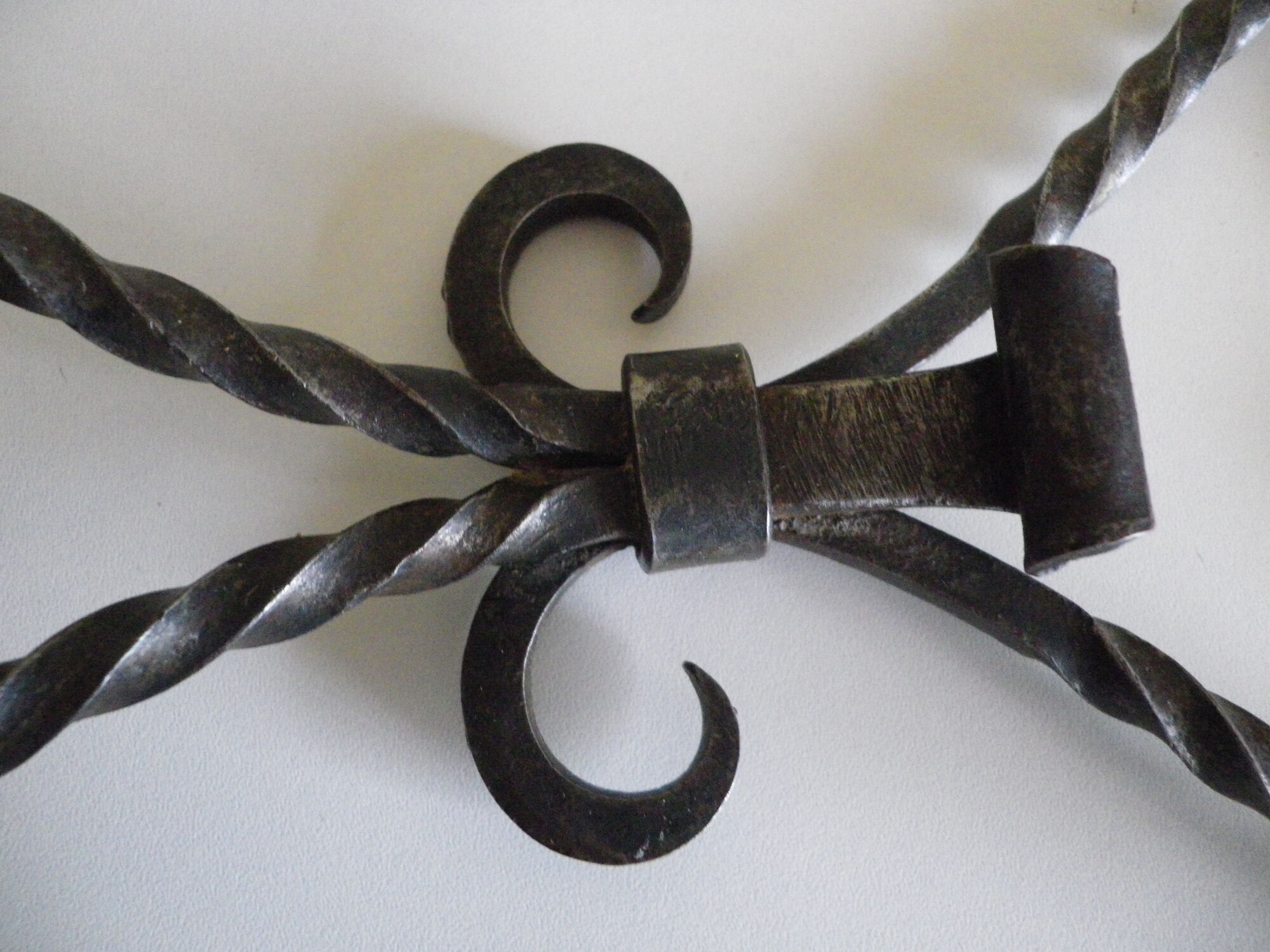 Real wrought iron wall sconce assembled and uns welded, porcelain and brass sleeves -1930/40