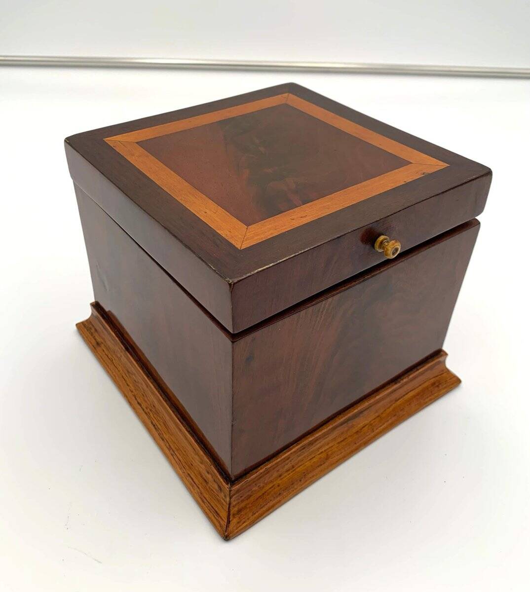 Cubic Biedermeier Box, Mahogany and Maple, Austria, circa 1840