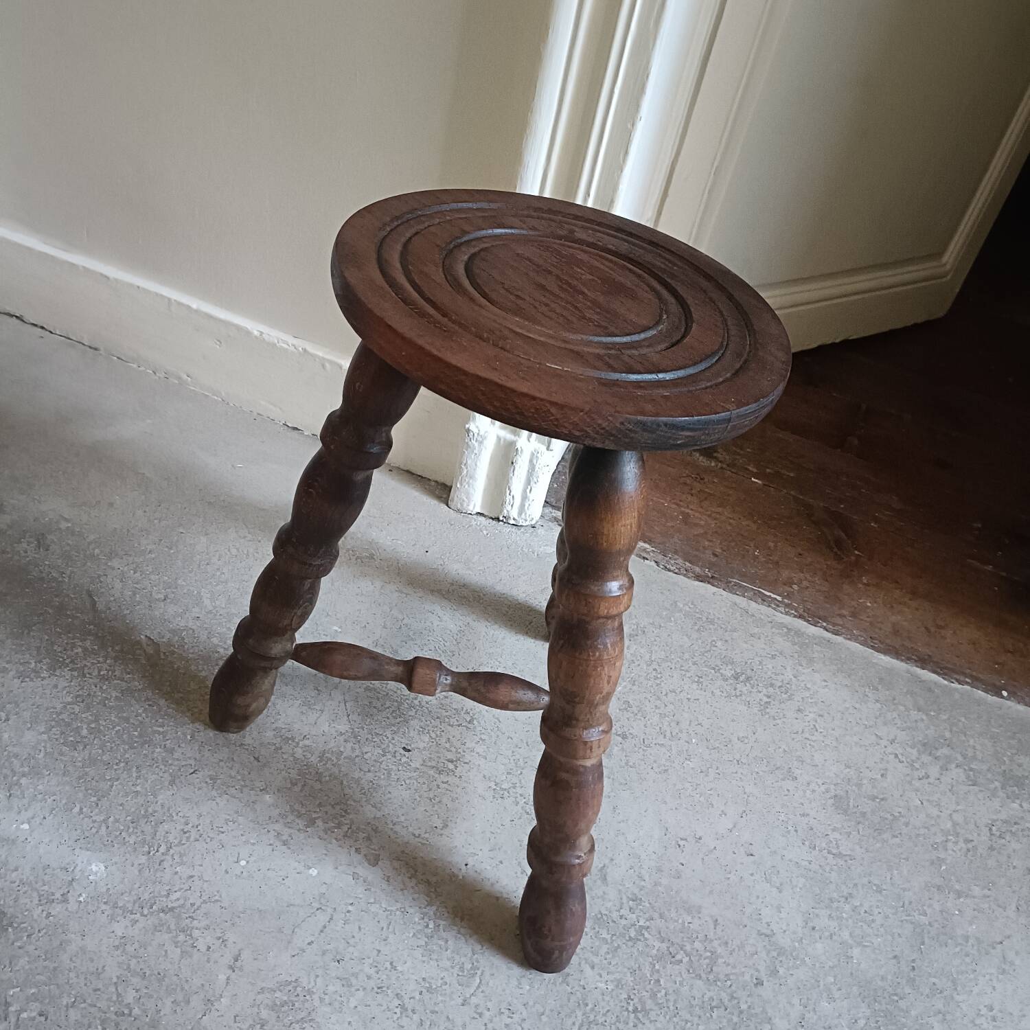 Tripod stool