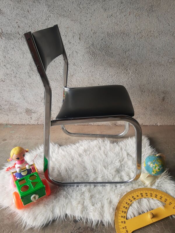 Chaise traineau skaï noir années 70 vintage