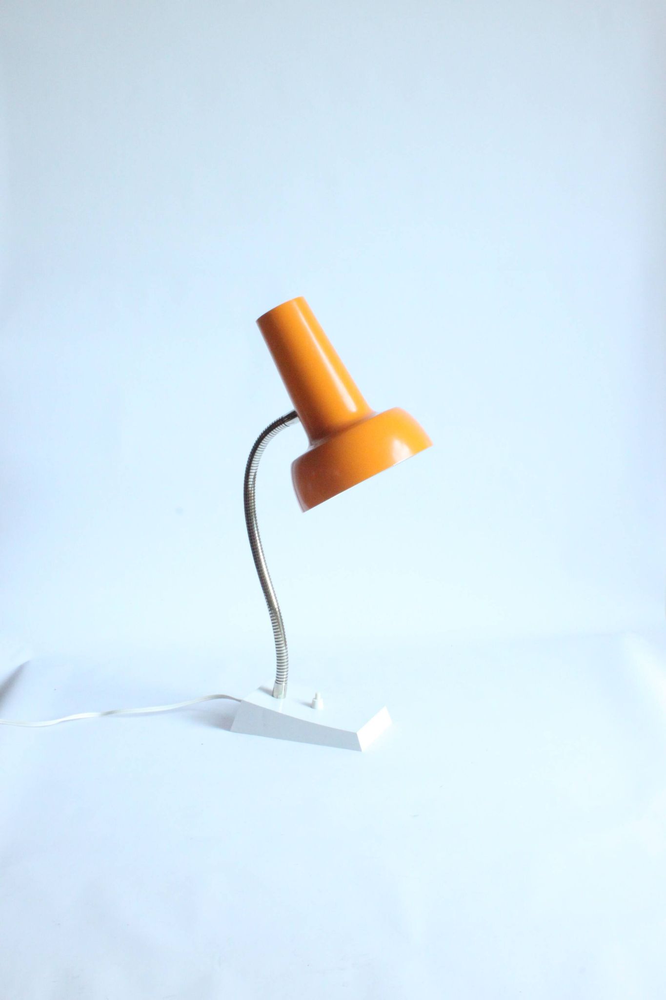 Lampe de bureau en métal orange par Sis Leuchten, Allemagne 1960