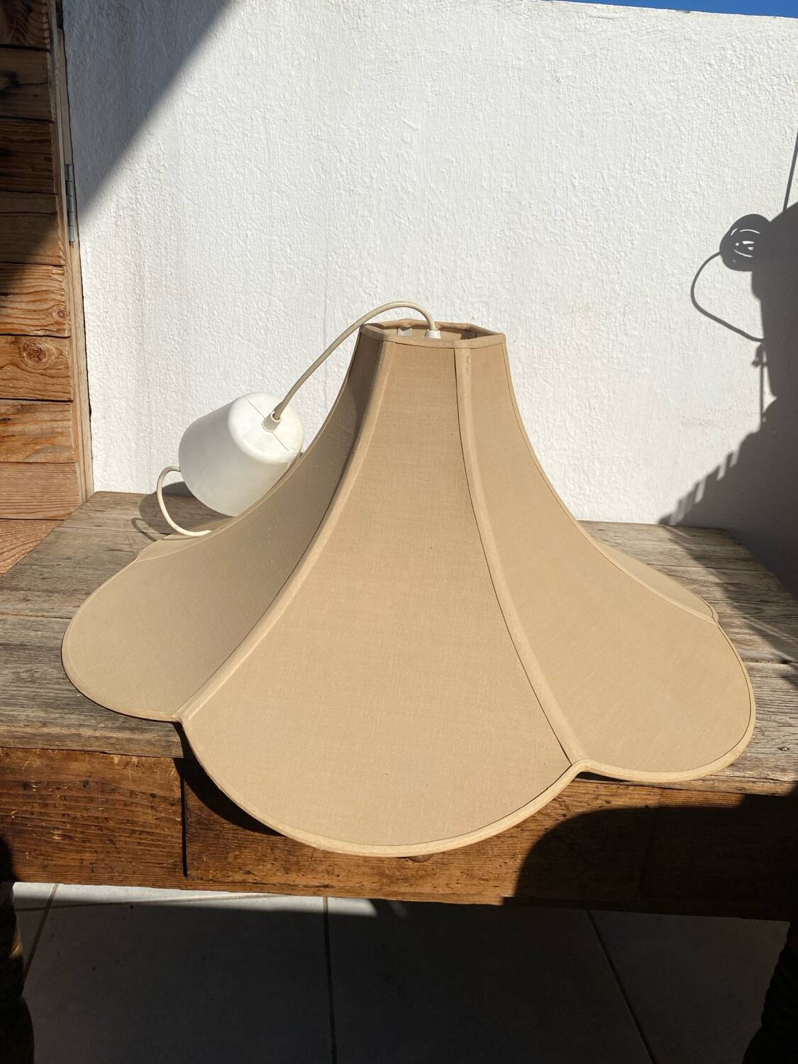 Large petal pendant in pink fabric