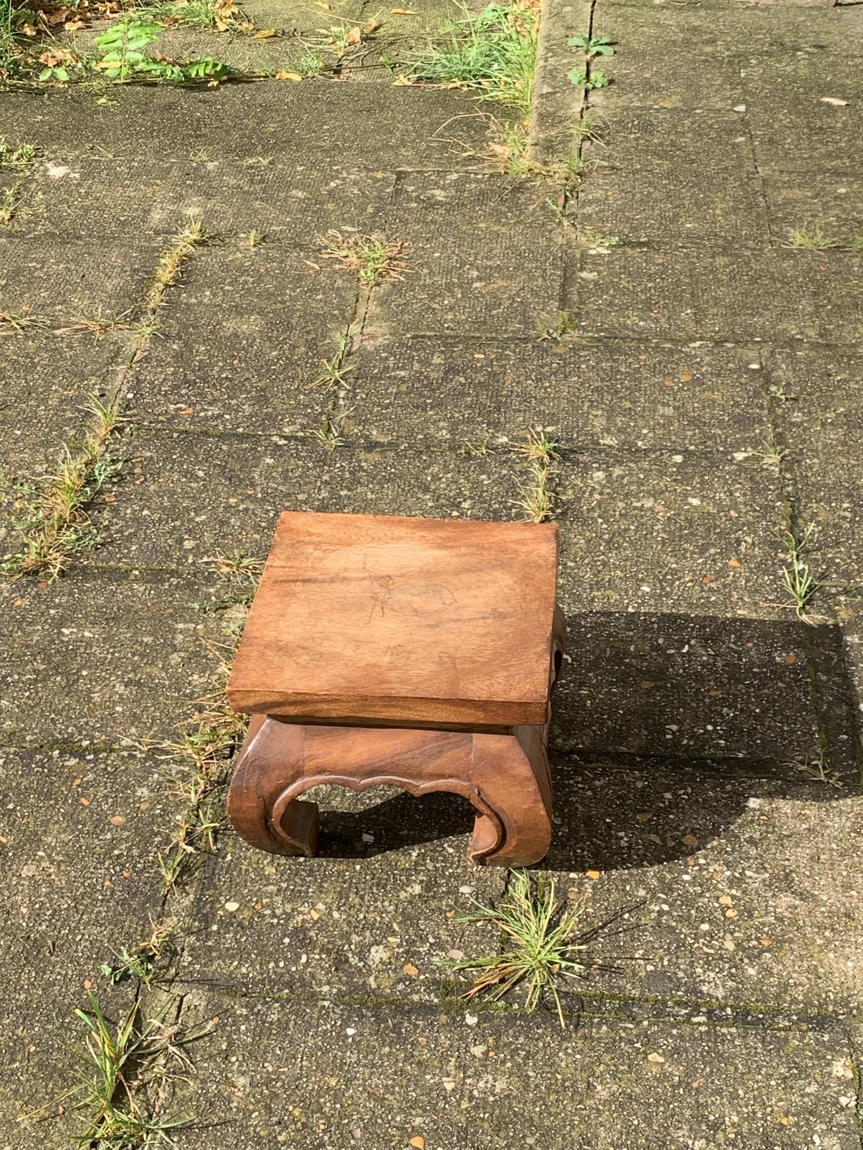 Plant holder, wooden saddle, old base