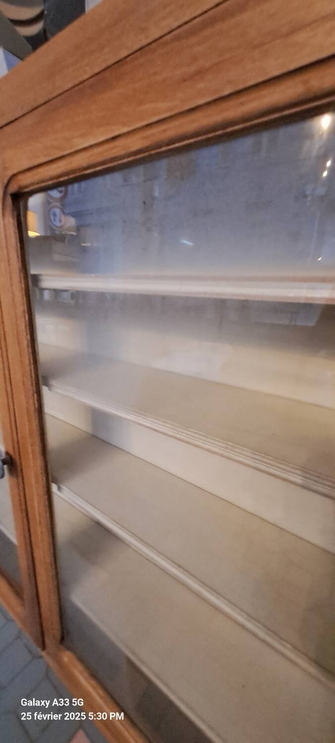 Wall display cabinet shelf