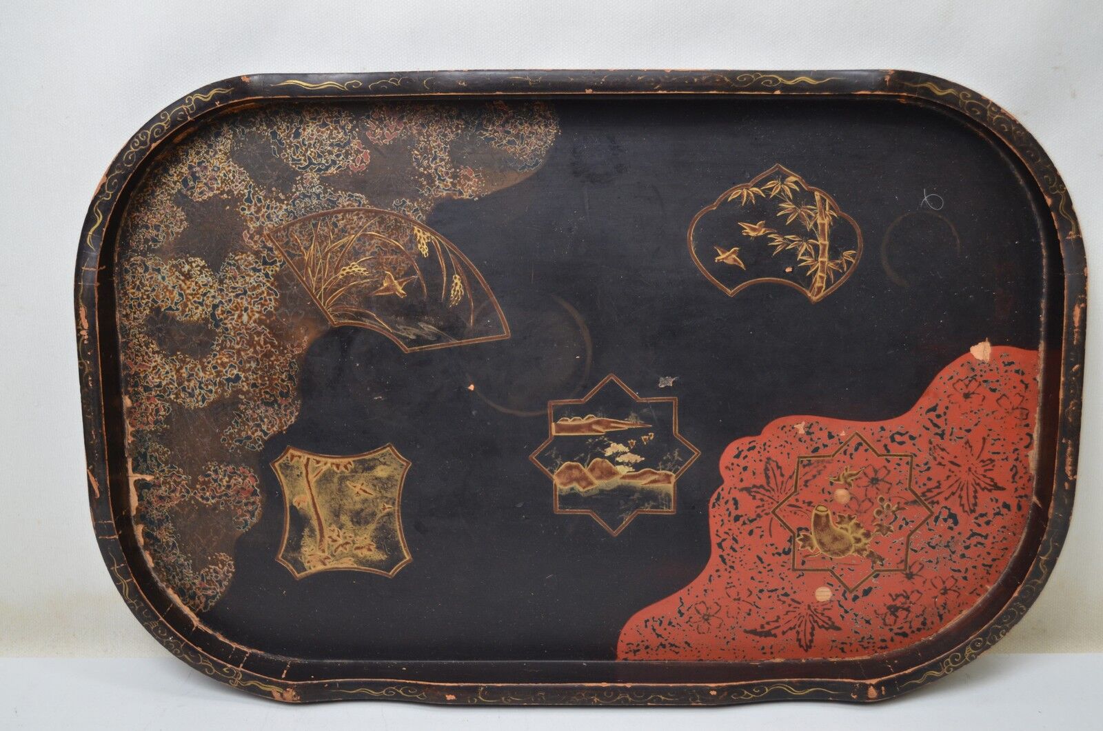 Japan - Antique lacquered wooden top